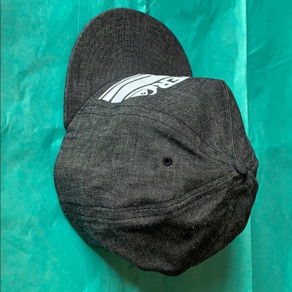 Quicksilver Grey/White Snap Back Hat - Picture 2 of 5